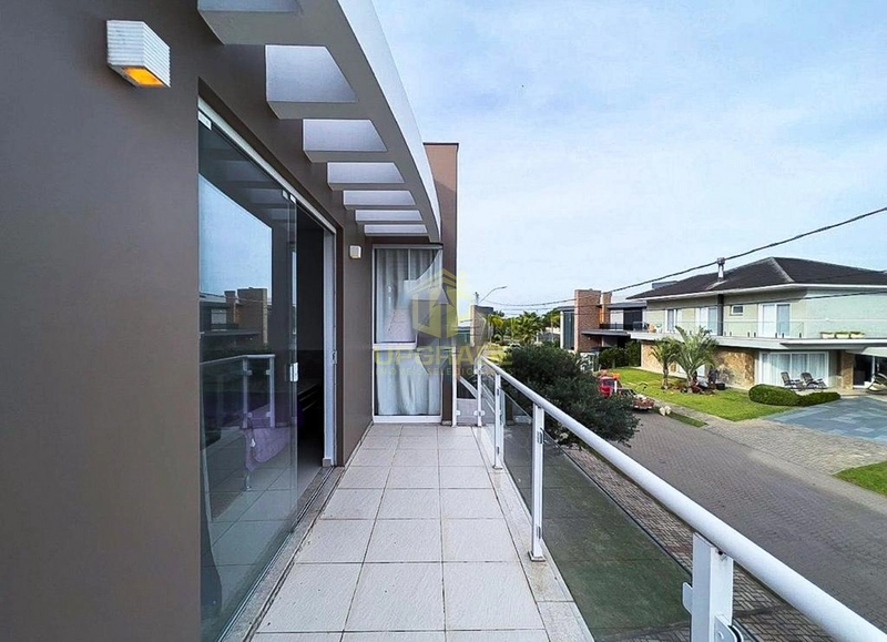 Na praia, tudo tem uma luz diferente.: 3ª foto da galeria de imagens do imóvel