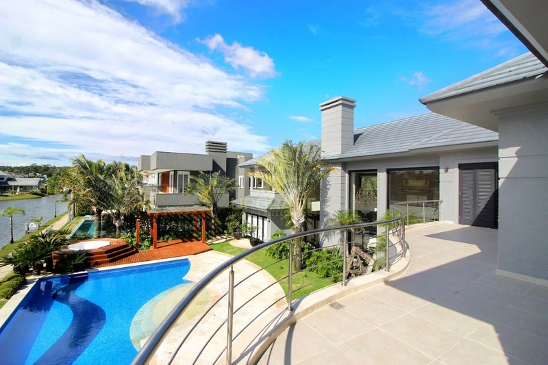 O barulho do mar acalma meu coração.