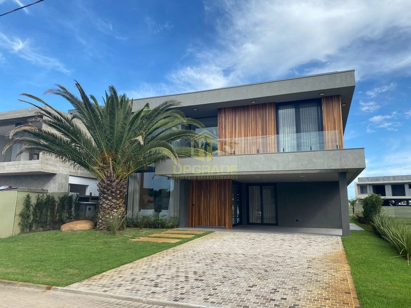 A praia nos embala com o balançar do seu mar.