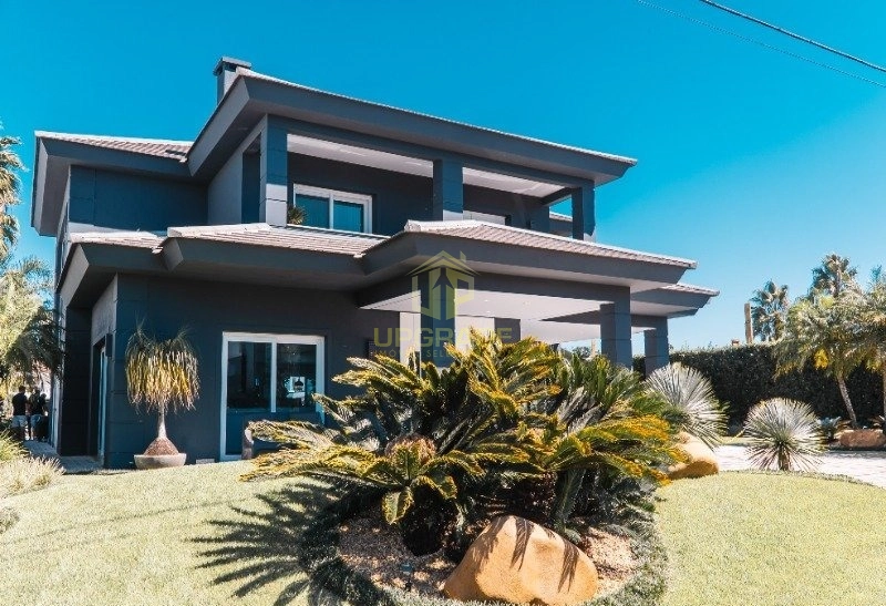 O gostoso da praia é apreciar a chegada e partida das ondas do mar.: 5ª foto da galeria de imagens do imóvel