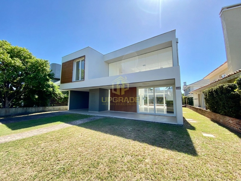O gostoso da praia, é apreciar as ondas do mar.: 2ª foto da galeria de imagens do imóvel