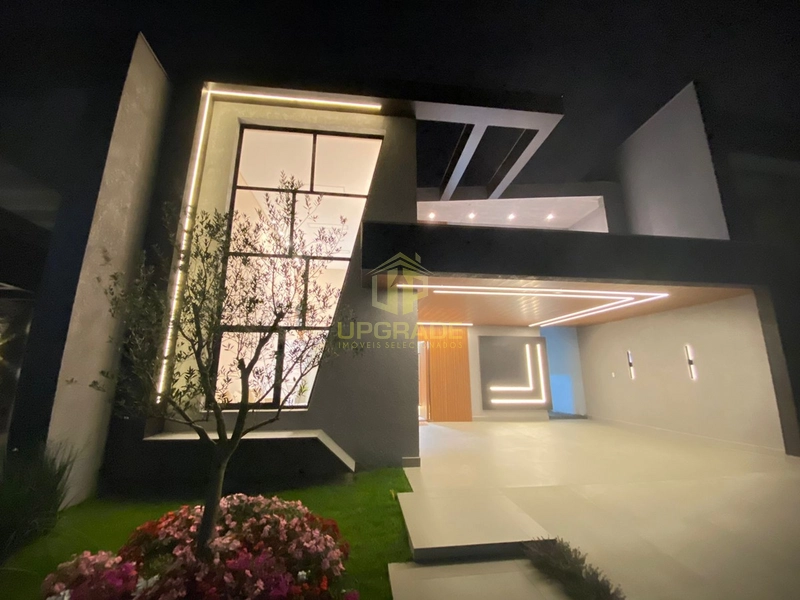 Um céu. Um sol. Um mar.