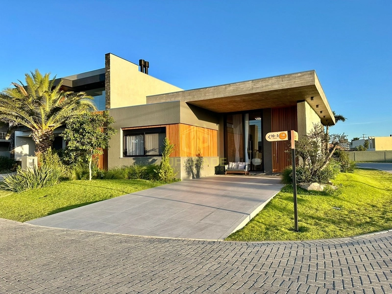 Sob o sol e junto ao mar, a vida é mais leve e bela!: 60ª foto da galeria de imagens do imóvel