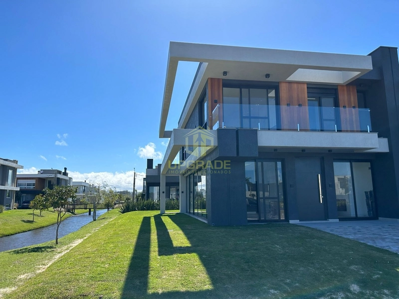 Sol, mar e sorrisos: combinação perfeita pro ano todo!