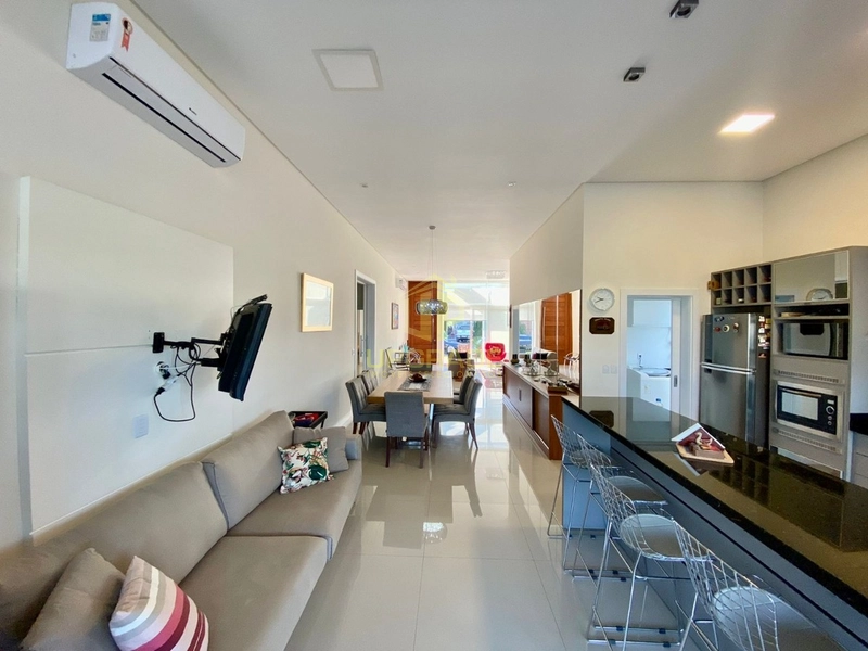 A vida fica melhor na praia.: 8ª foto da galeria de imagens do imóvel