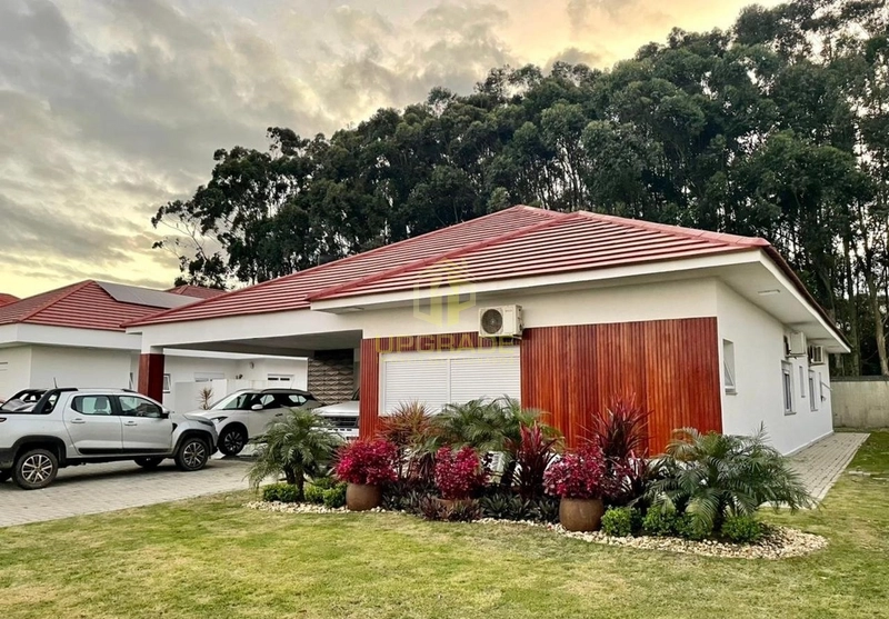 Vibes de verão, brisa do mar e sorrisos infinitos.