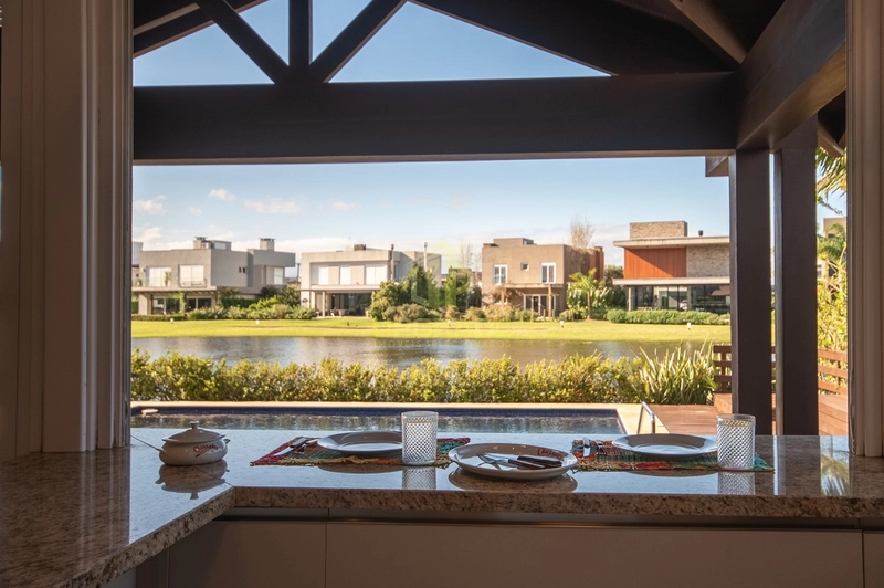 Sob o sol e junto ao mar, a vida é mais leve e bela!: 28ª foto da galeria de imagens do imóvel