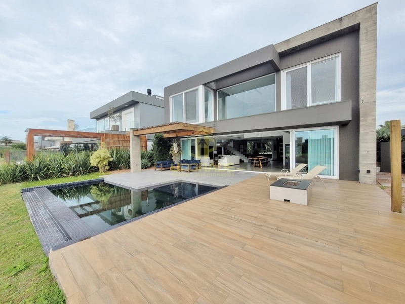 Sob o sol e junto ao mar, a vida é mais leve e bela!: 3ª foto da galeria de imagens do imóvel