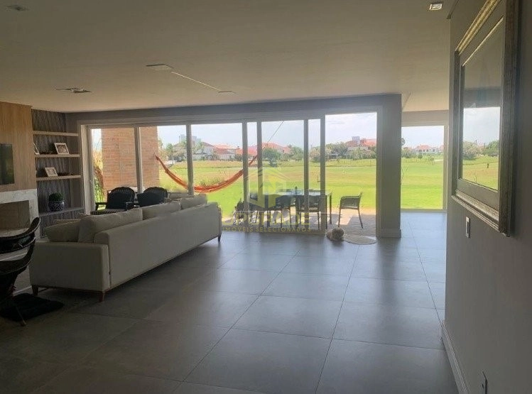 Sob o sol e junto ao mar, a vida é mais leve e bela!: 3ª foto da galeria de imagens do imóvel