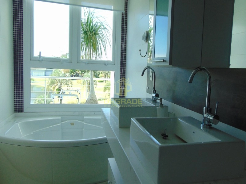 Sob o sol e junto ao mar, a vida é mais leve e bela!: 10ª foto da galeria de imagens do imóvel