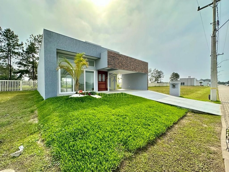 Tirou os chinelos…Tocou a areia, admirou o mar e se sentiu em casa: 1ª foto da galeria de imagens do imóvel