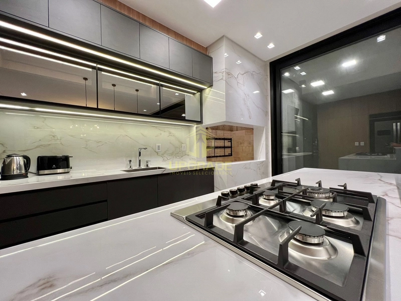 A vida se encolhe ou se expande em proporção à sua coragem.: 31ª foto da galeria de imagens do imóvel