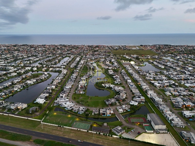 Linda casa com design moderno e com aquele aconchego...: 28ª foto da galeria de imagens do imóvel