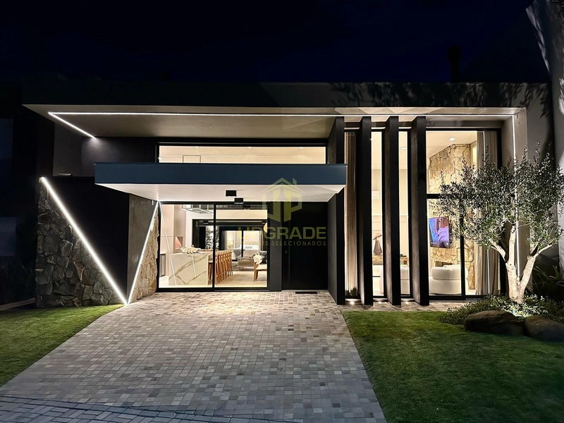 Linda casa com design moderno e com aquele aconchego...: 3ª foto da galeria de imagens do imóvel