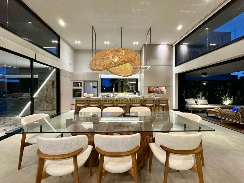 Linda casa com design moderno e com aquele aconchego...: 9ª foto da galeria de imagens do imóvel