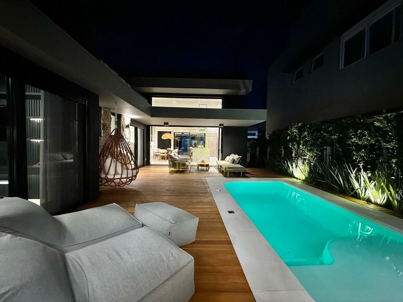 Linda casa com design moderno e com aquele aconchego...