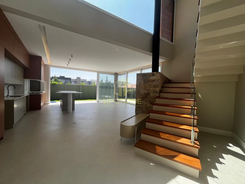 A felicidade se encontra em um bom livro lido na praia.: 22ª foto da galeria de imagens do imóvel