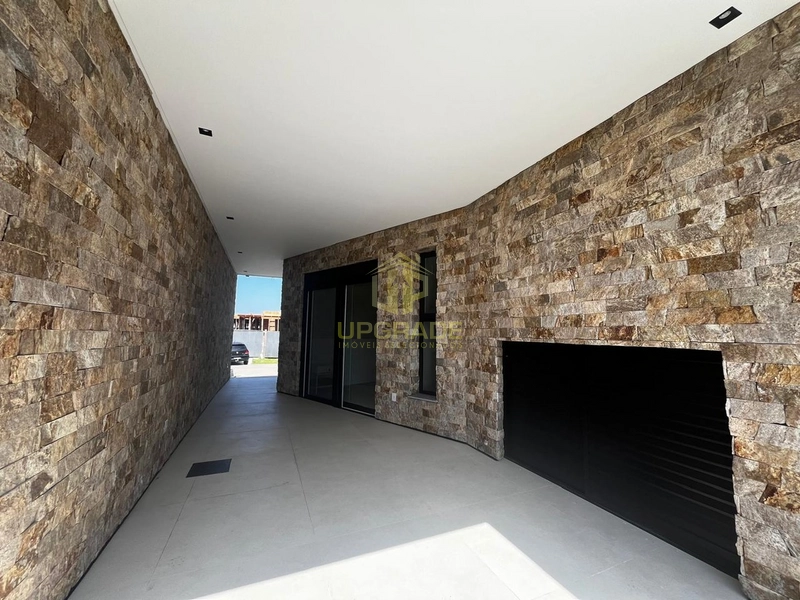 A felicidade se encontra em um bom livro lido na praia.: 2ª foto da galeria de imagens do imóvel