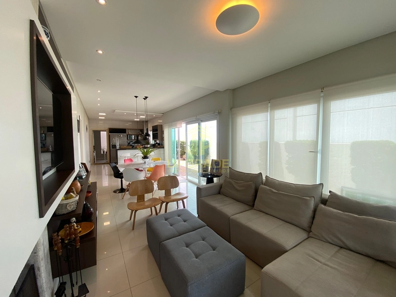 A felicidade se encontra em um bom livro lido na praia.: 7ª foto da galeria de imagens do imóvel