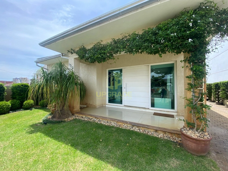 A felicidade se encontra em um bom livro lido na praia.: 1ª foto da galeria de imagens do imóvel