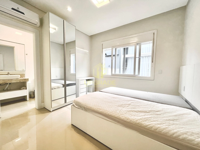 Depois de tanto esforço, a melhor recompensa é ver esse mar azul: 11ª foto da galeria de imagens do imóvel