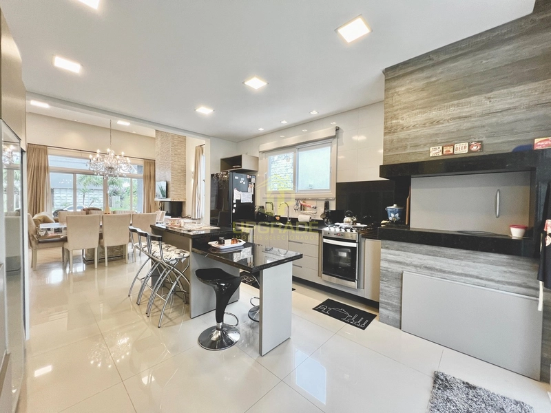 Depois de tanto esforço, a melhor recompensa é ver esse mar azul: 9ª foto da galeria de imagens do imóvel