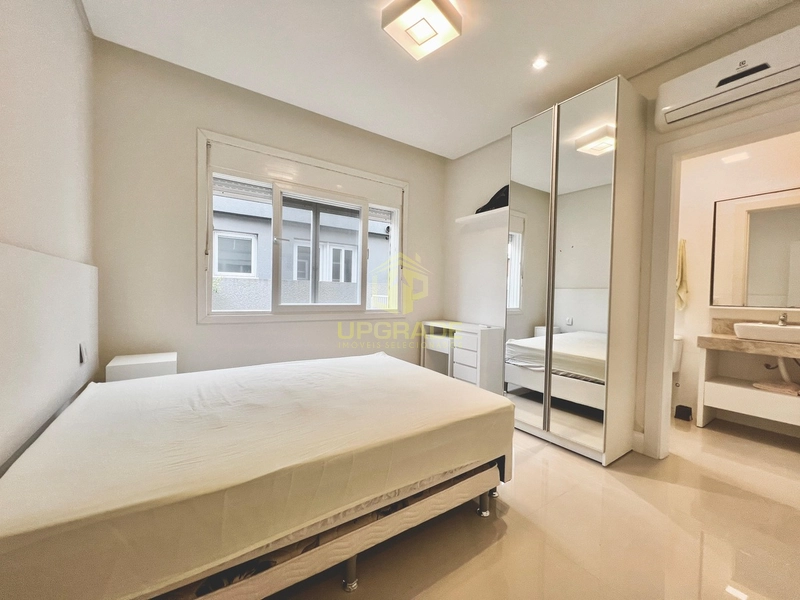 Depois de tanto esforço, a melhor recompensa é ver esse mar azul: 13ª foto da galeria de imagens do imóvel