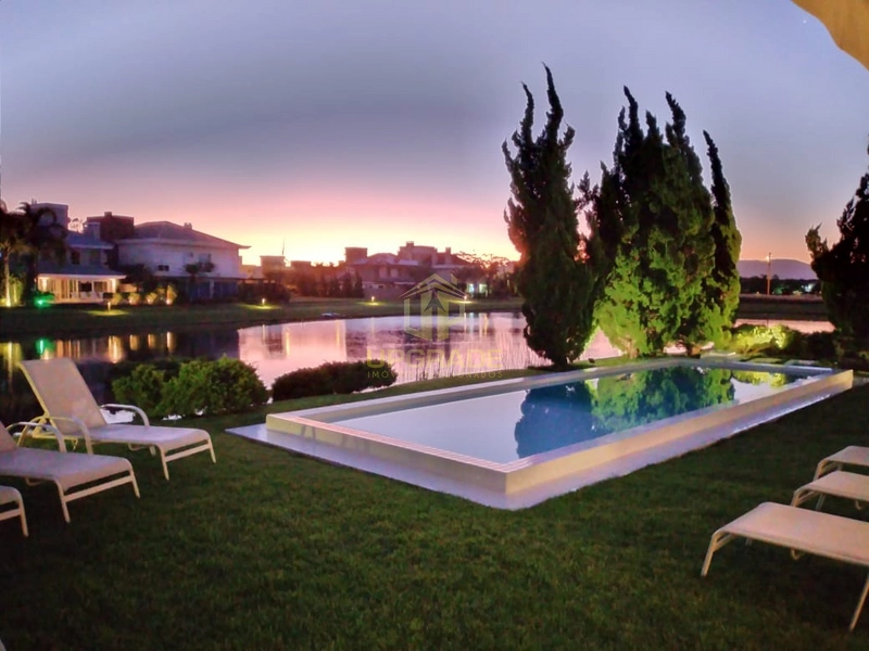 Para realizar grandes conquistas, devemos sonhar e acreditar.