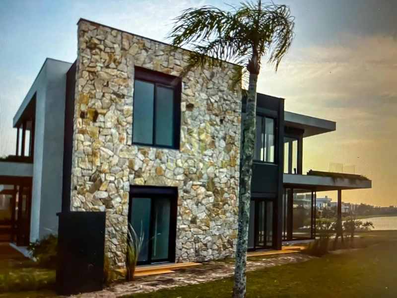 Surpreendente e charmoso, este sobrado pode ser seu!: 4ª foto da galeria de imagens do imóvel