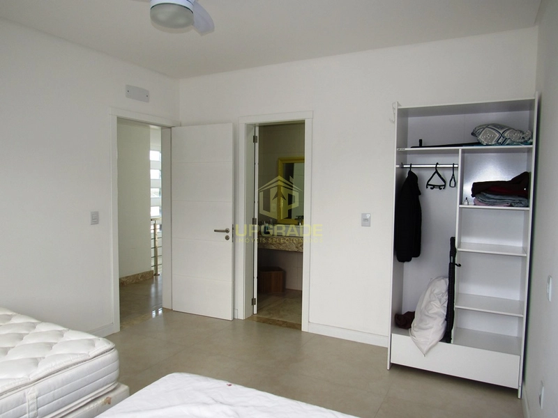 Sobrado com ótima localização de esquina em alto padrão!: 9ª foto da galeria de imagens do imóvel