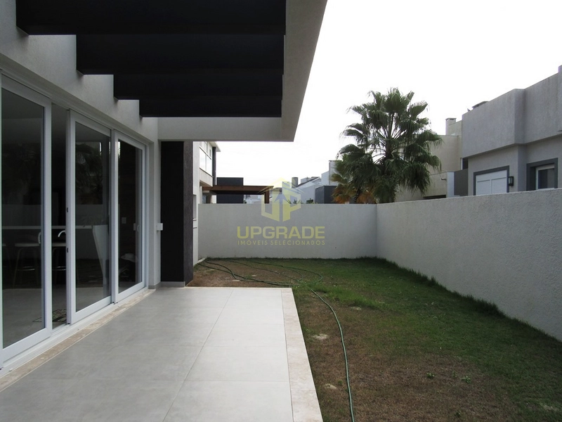 Sobrado com ótima localização de esquina em alto padrão!: 5ª foto da galeria de imagens do imóvel