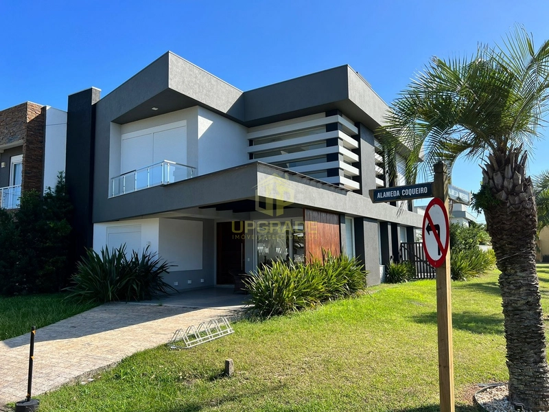 Sobrado com ótima localização de esquina em alto padrão!: 3ª foto da galeria de imagens do imóvel