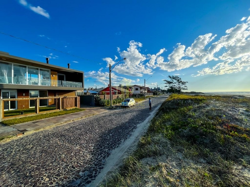 Com uma arquitetura moderna e uma vista de aquecer o coração...: 9ª foto da galeria de imagens do imóvel