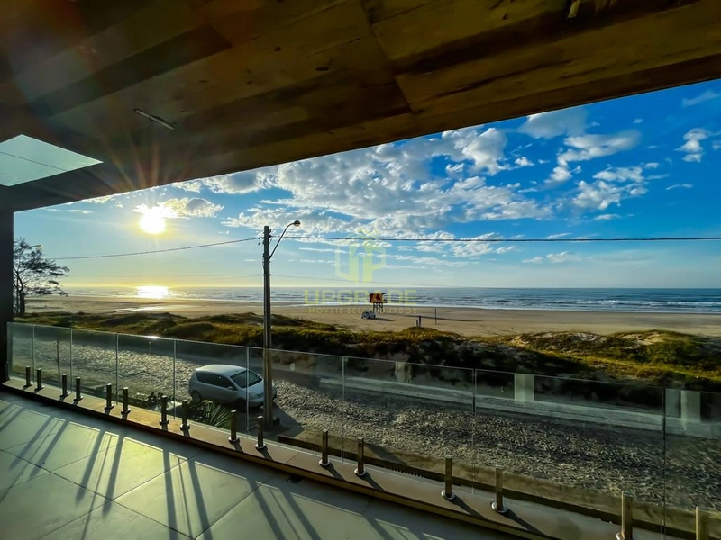 Com uma arquitetura moderna e uma vista de aquecer o coração...: 41ª foto da galeria de imagens do imóvel