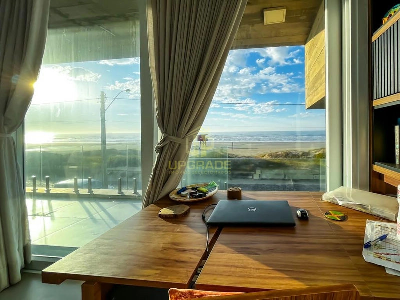 Com uma arquitetura moderna e uma vista de aquecer o coração...: 37ª foto da galeria de imagens do imóvel