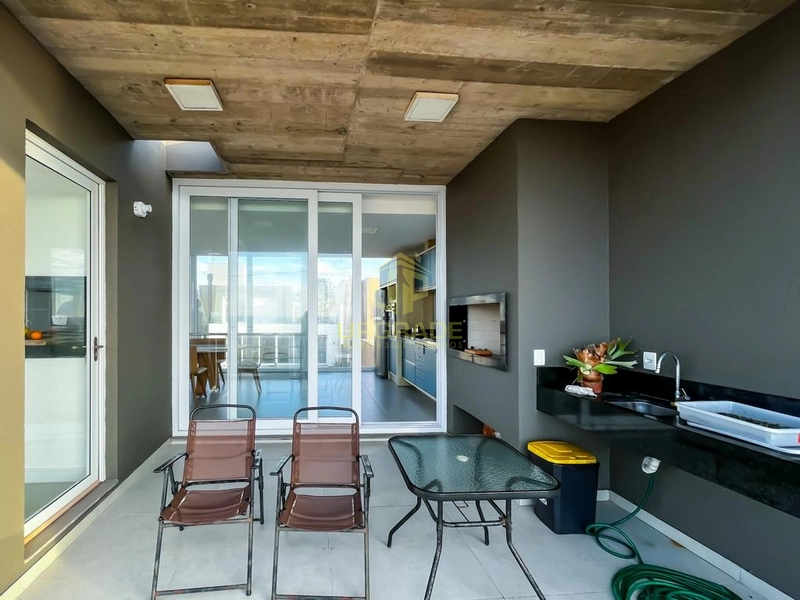 Com uma arquitetura moderna e uma vista de aquecer o coração...: 17ª foto da galeria de imagens do imóvel