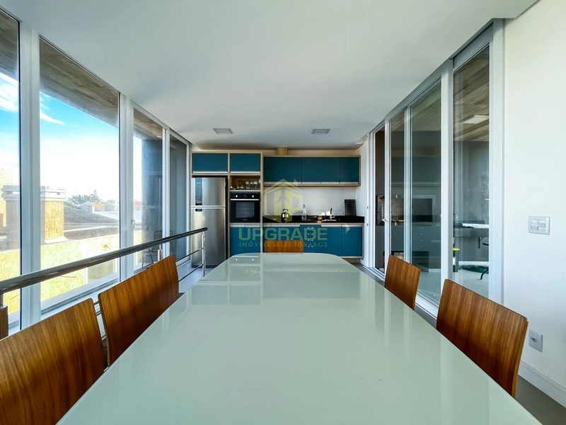 Com uma arquitetura moderna e uma vista de aquecer o coração...: 44ª foto da galeria de imagens do imóvel