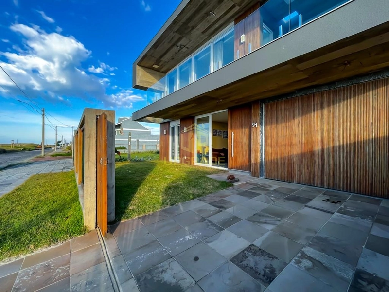 Com uma arquitetura moderna e uma vista de aquecer o coração...: 6ª foto da galeria de imagens do imóvel