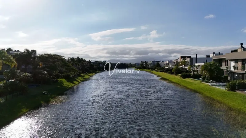 LINDO SOBRADO A BEIRA LAGO: 5ª foto da galeria de imagens do imóvel
