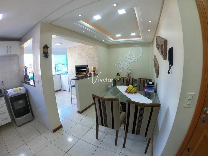 APARTAMENTO COM DOIS DORMITÓRIOS SENDO UM SUÍTE A POUCOS METROS DO MAR: 4ª foto da galeria de imagens do imóvel