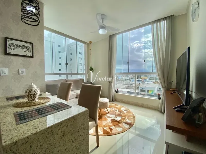 LINDO APARTAMENTO DECORADO E MOBILIADO A 4 QUADRAS DO MAR: 8ª foto da galeria de imagens do imóvel