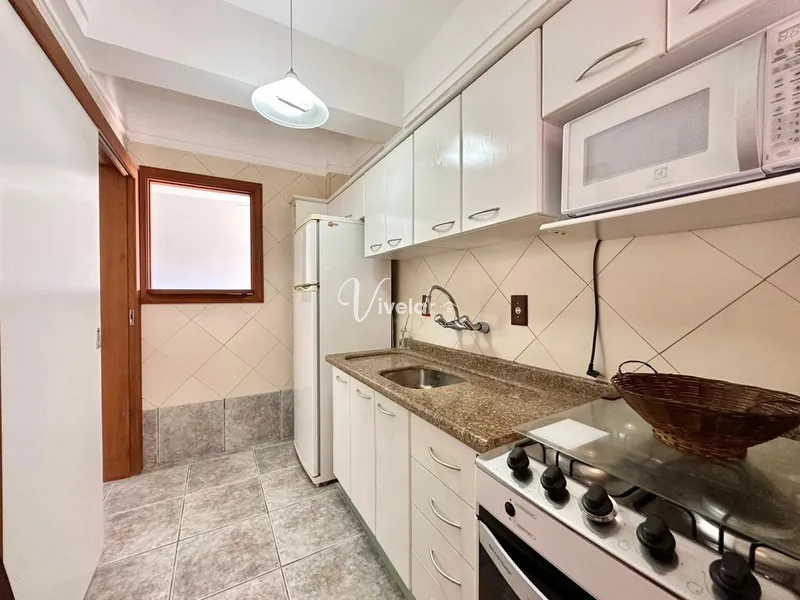 AMPLO APARTAMENTO NO CENTRO, DE FRENTE PARA PRAÇA E VISTA MAR: 13ª foto da galeria de imagens do imóvel