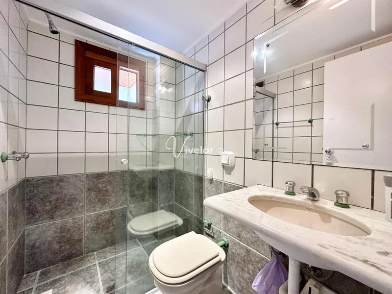 AMPLO APARTAMENTO NO CENTRO, DE FRENTE PARA PRAÇA E VISTA MAR: 11ª foto da galeria de imagens do imóvel