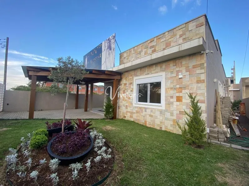 LINDA CASA COM EXCELENTE LOCALIZAÇÃO: 1ª foto da galeria de imagens do imóvel