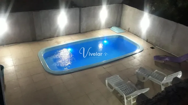 CASA A VENDA COM PISCINA E 3 DORMITÓRIOS: 2ª foto da galeria de imagens do imóvel