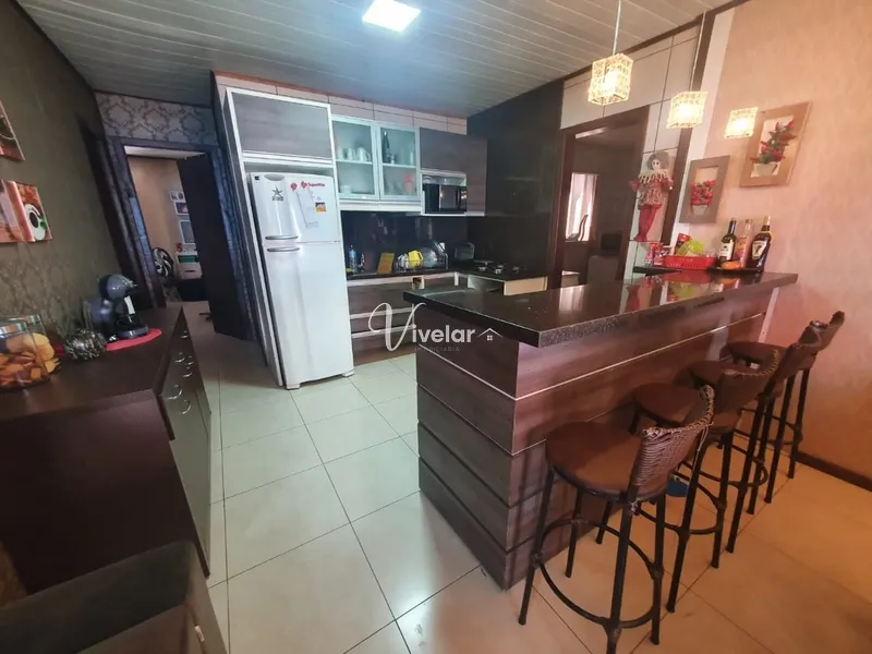 CASA A VENDA COM PISCINA E 3 DORMITÓRIOS: 1ª foto da galeria de imagens do imóvel