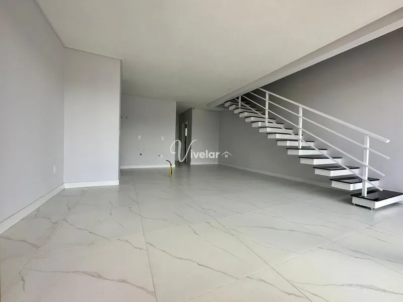 LINDO SOBRADO A SUA ESPERA: 3ª foto da galeria de imagens do imóvel