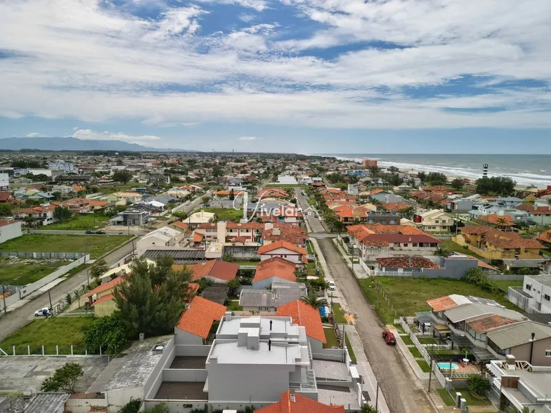SOBRADO A 03 QUADRAS DO MAR E PRÓXIMO AO CENTRO DE CAPÃO DA CANOA: 25ª foto da galeria de imagens do imóvel