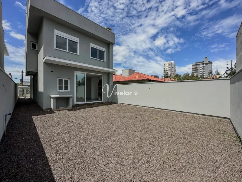 SOBRADO A 03 QUADRAS DO MAR E PRÓXIMO AO CENTRO DE CAPÃO DA CANOA: 24ª foto da galeria de imagens do imóvel