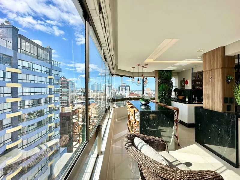 APARTAMENTO COM INFRA E VISTA PADA O MAR, JUNTO A PRAÇA DO FAROL: 3ª foto da galeria de imagens do imóvel